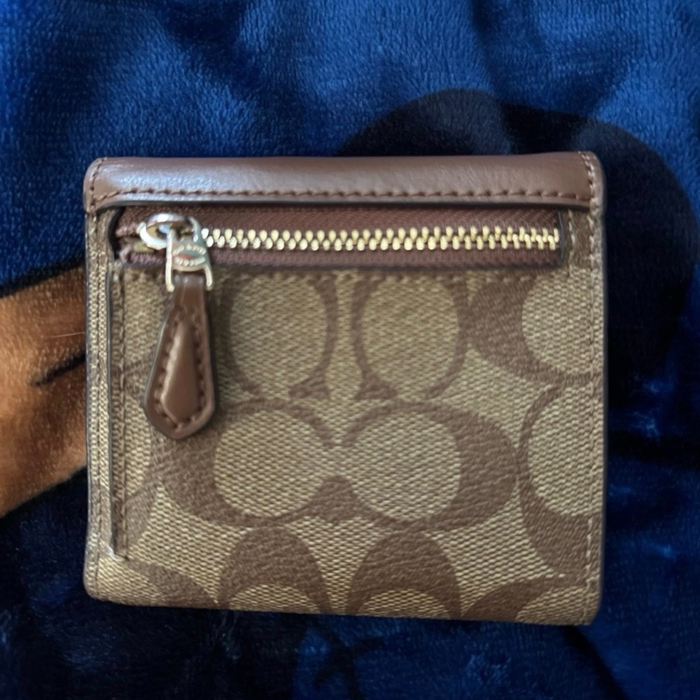COACH SIGNATURE PVC SMALL WALLET - Picture 2 of 11